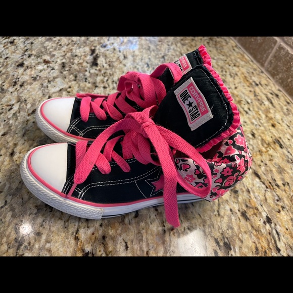 Converse Jr Sz 2 High Top Skull Hearts Lace Up Multicolor Athletic Shoes, EUC